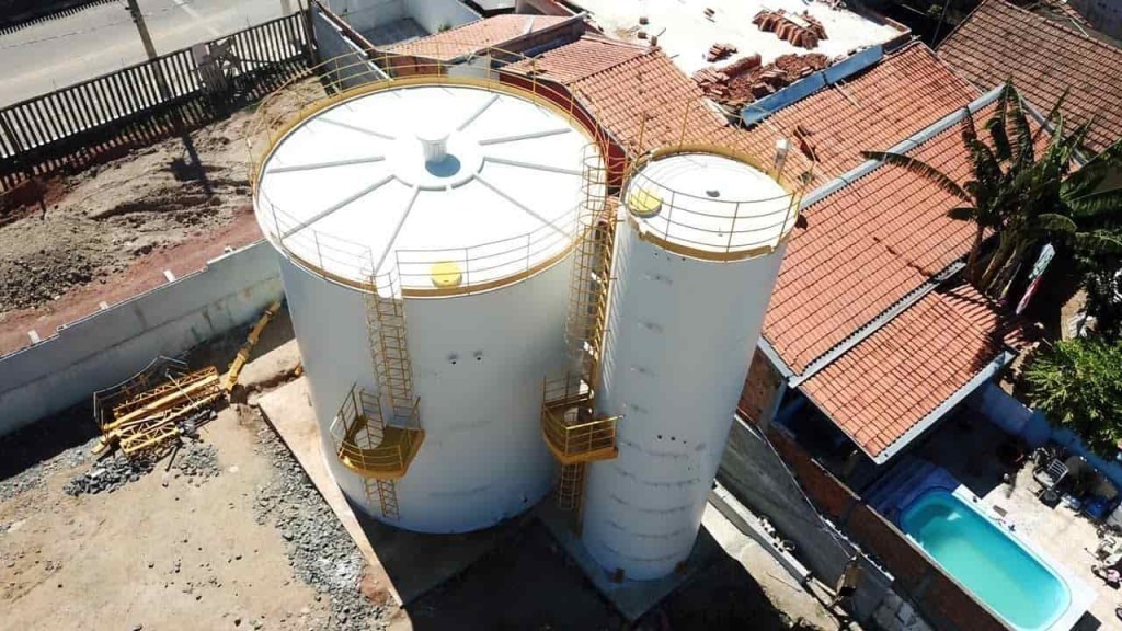 Reservatório de água visto de cima
